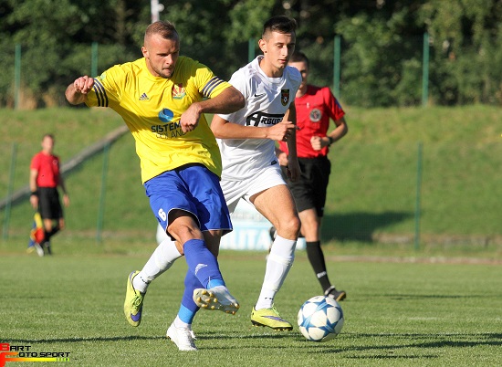 Artur Pląskowski w BKS Stal